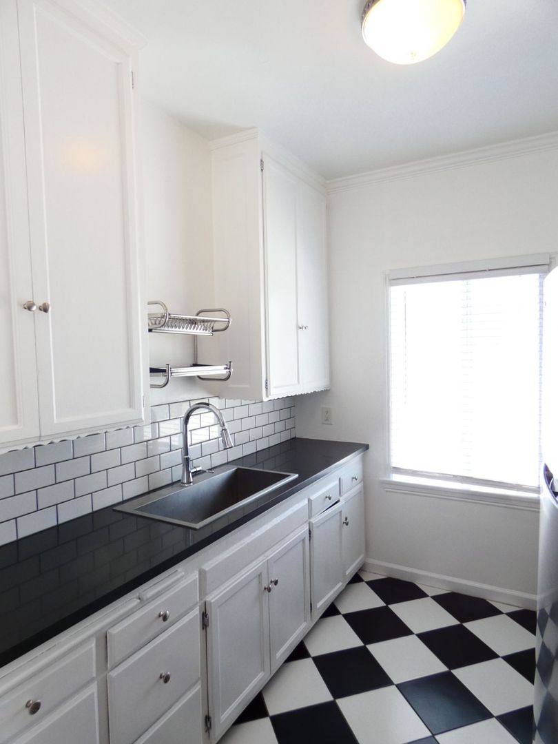 Apartment for rent at 2344 Chestnut Ave, Long Beach, CA 90806