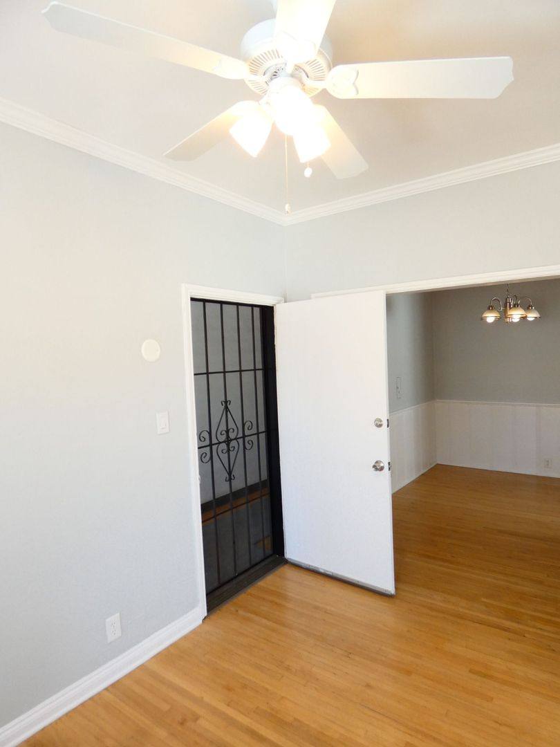 Apartment for rent at 2344 Chestnut Ave, Long Beach, CA 90806