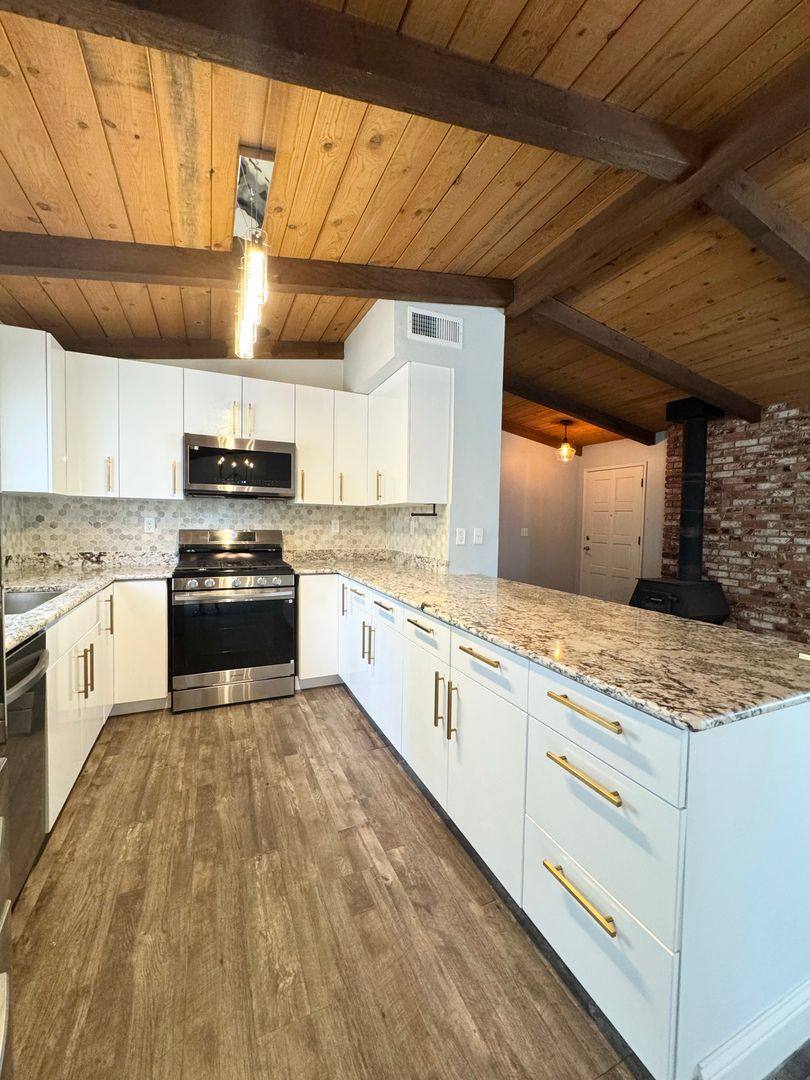 House for rent at 1502 Cottonwood Ave, Redding, CA 96001