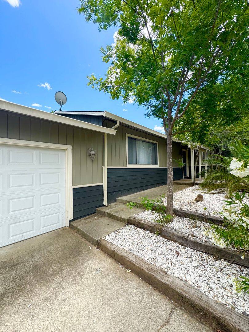 House for rent at 1502 Cottonwood Ave, Redding, CA 96001