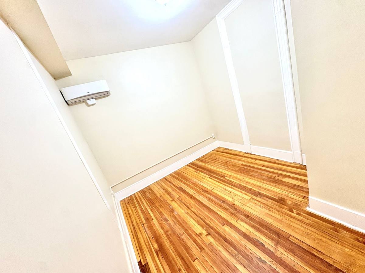 Apartment for rent at 105 Bank St, Waterbury, CT 06702