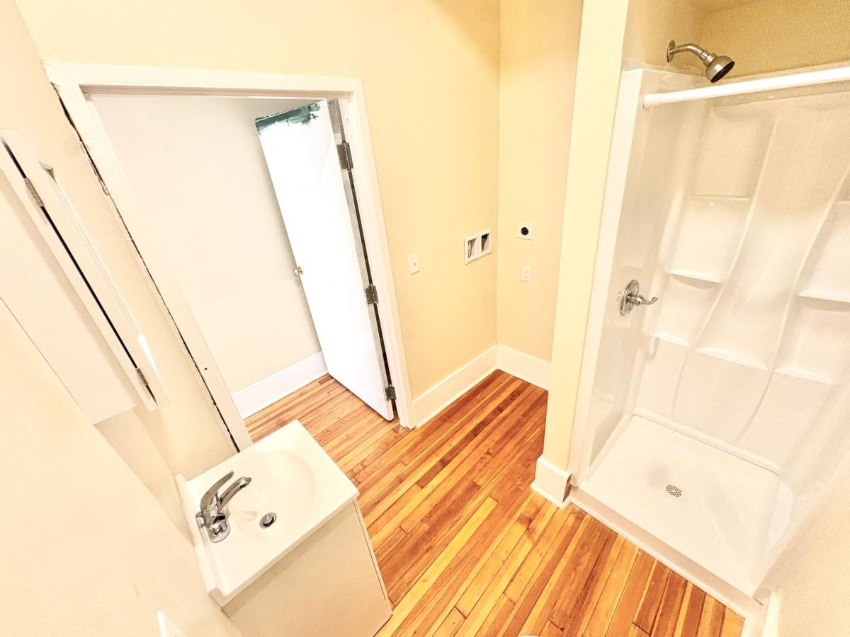 Apartment for rent at 105 Bank St, Waterbury, CT 06702
