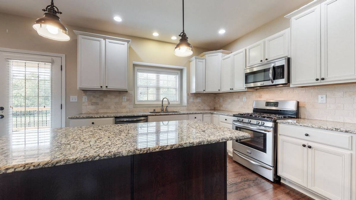 Townhouse for rent at 802 Urton Woods Way, Louisville, KY 40243