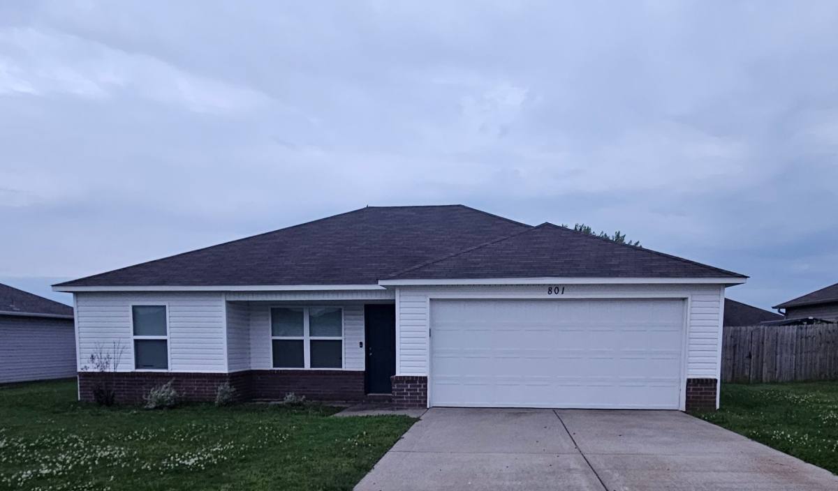 House for rent at 801 NW 68th Ave, Bentonville, AR 72713