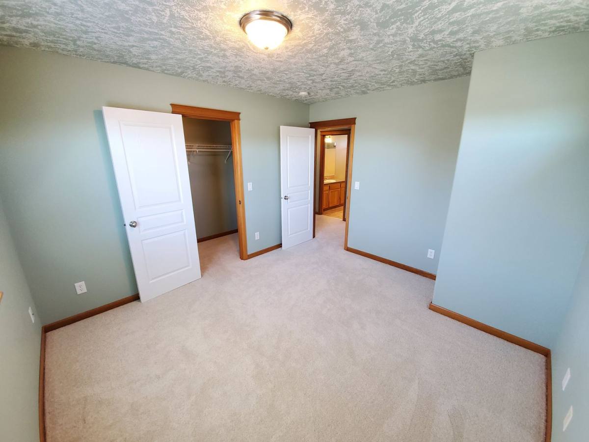 House for rent at 3800 Ryunkin St SE, Albany, OR 97322
