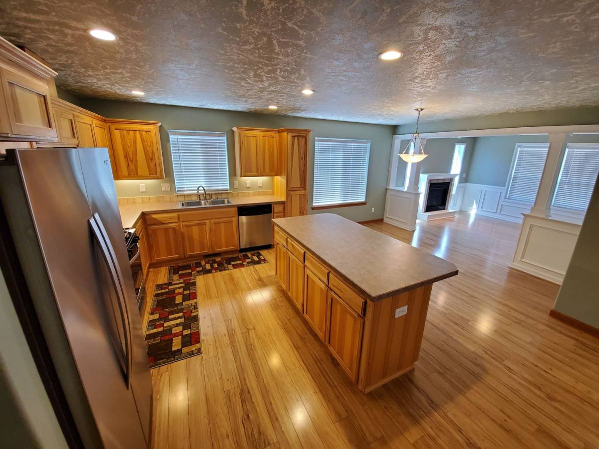 House for rent at 3800 Ryunkin St SE, Albany, OR 97322