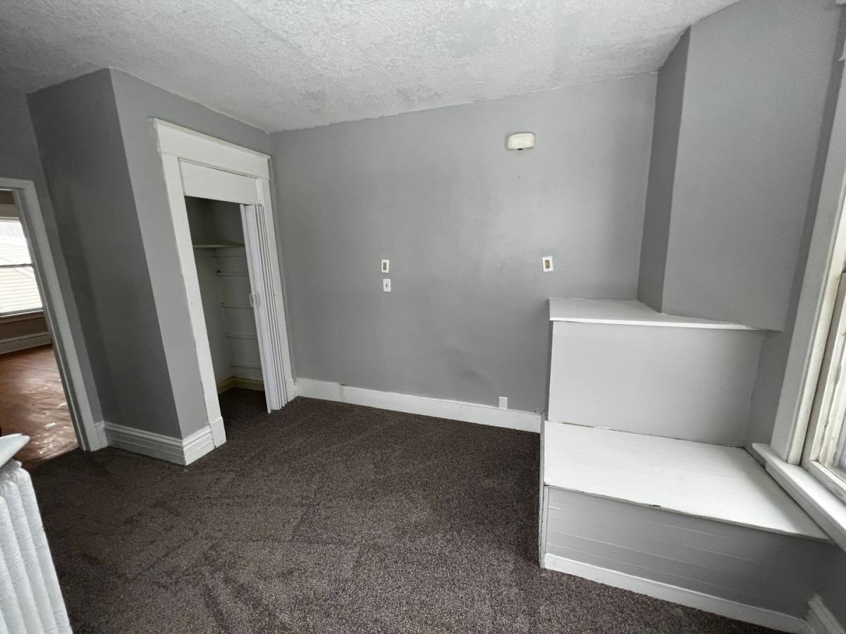 Apartment for rent at 914 23rd St, Rock Island, IL 61201