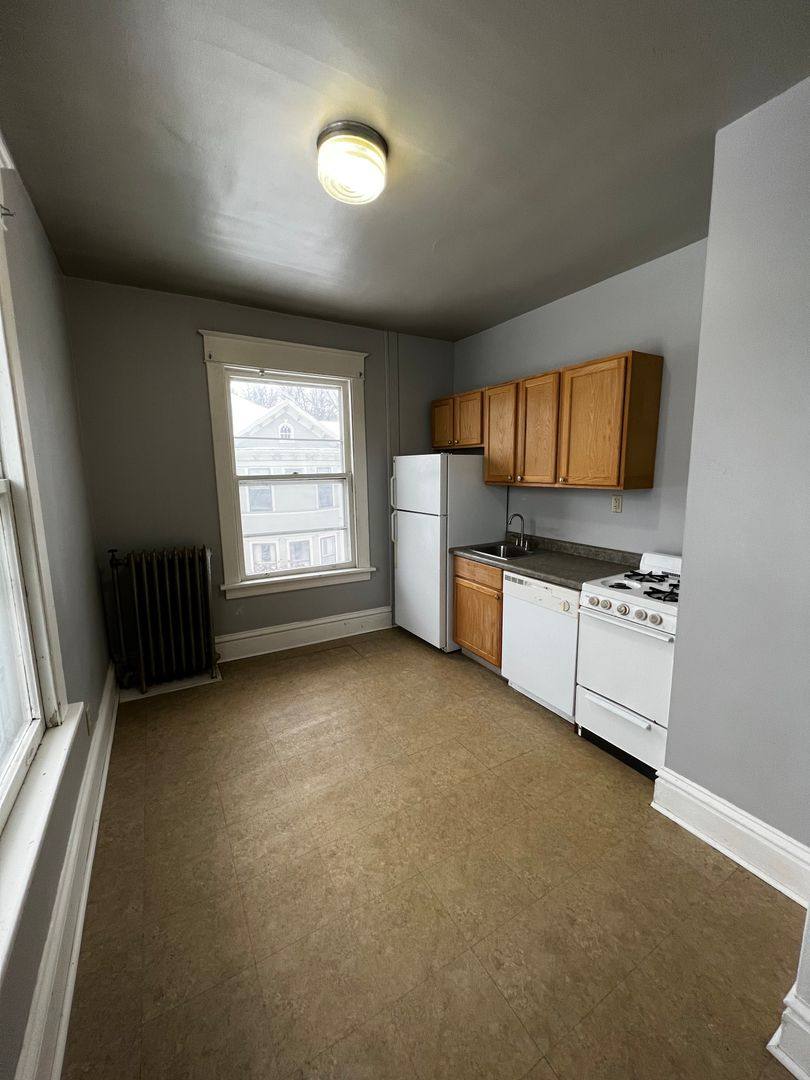Apartment for rent at 914 23rd St, Rock Island, IL 61201