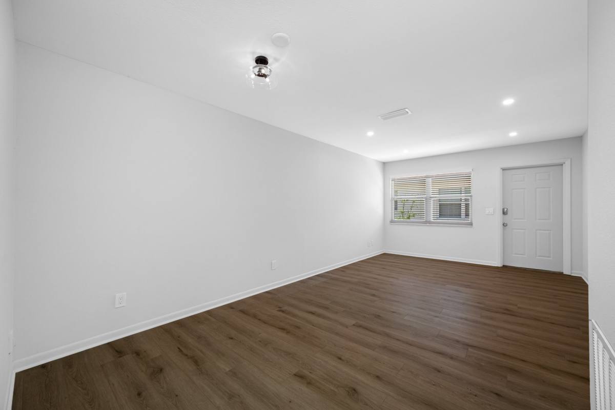 Apartment for rent at 621 88th Ave N, Saint Petersburg, FL 33702