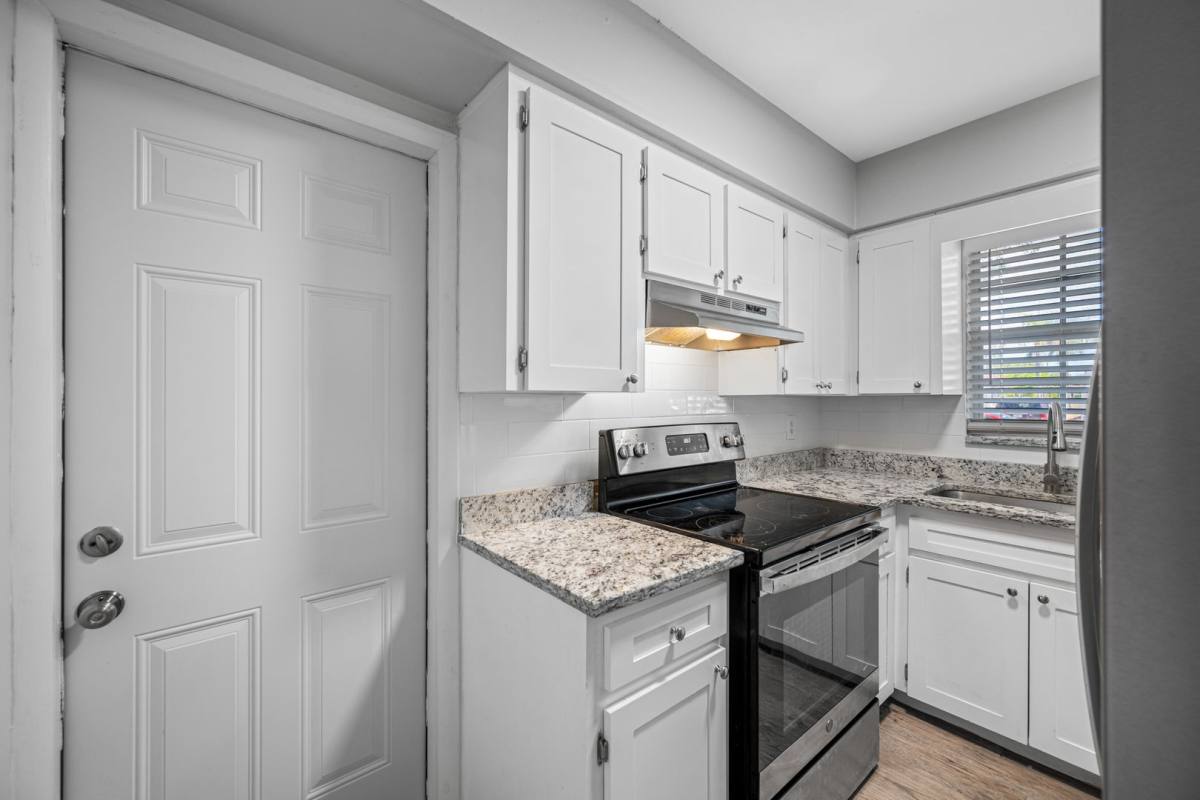 Apartment for rent at 621 88th Ave N, Saint Petersburg, FL 33702