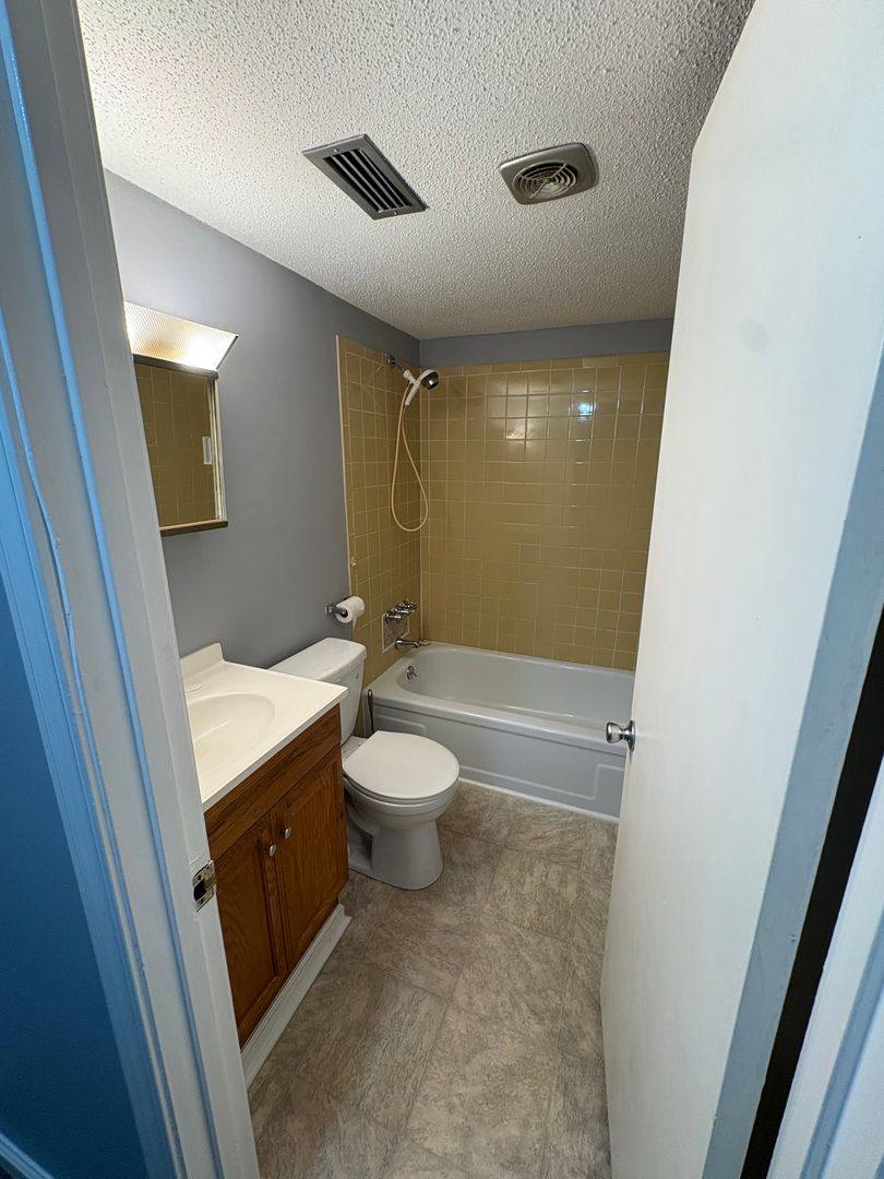 House for rent at 1740 Camden Rd, Winston Salem, NC 27103