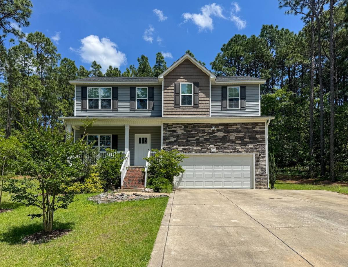 House for rent at 7550 Hillside Ave, Fayetteville, NC 28311