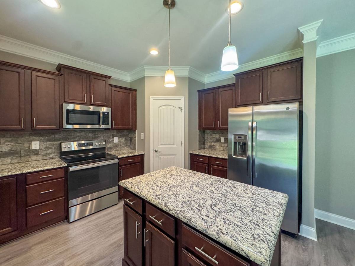 House for rent at 7550 Hillside Ave, Fayetteville, NC 28311