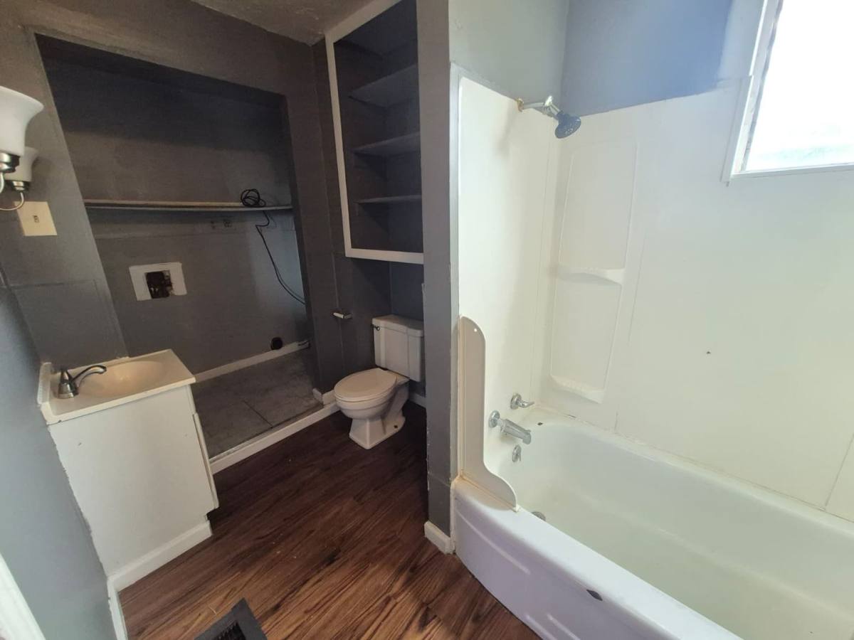 Apartment for rent at 1704 Madison Ave, Covington, KY 41011
