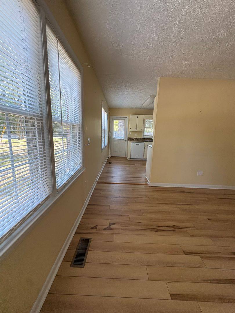 Apartment for rent at 11200 Southgates A Dr, Laurinburg, NC 28352