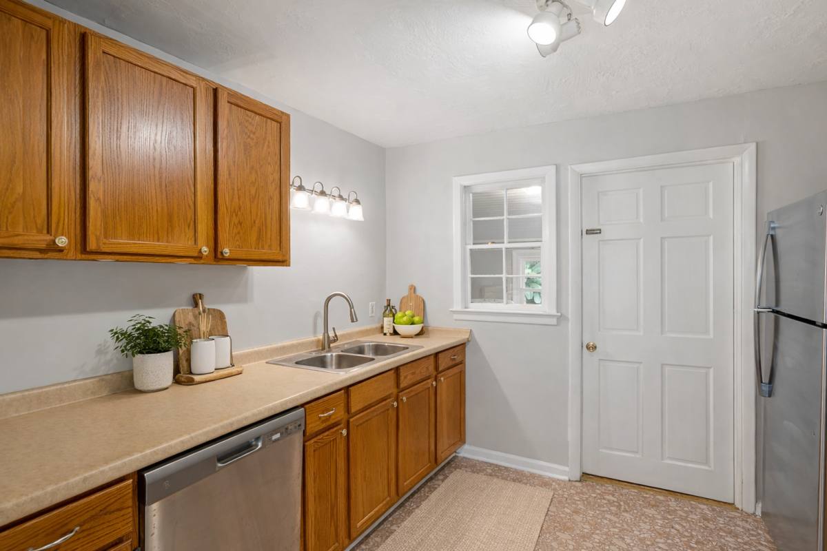 Apartment for rent at 409 Betsy Rd, Charleston, SC 29407