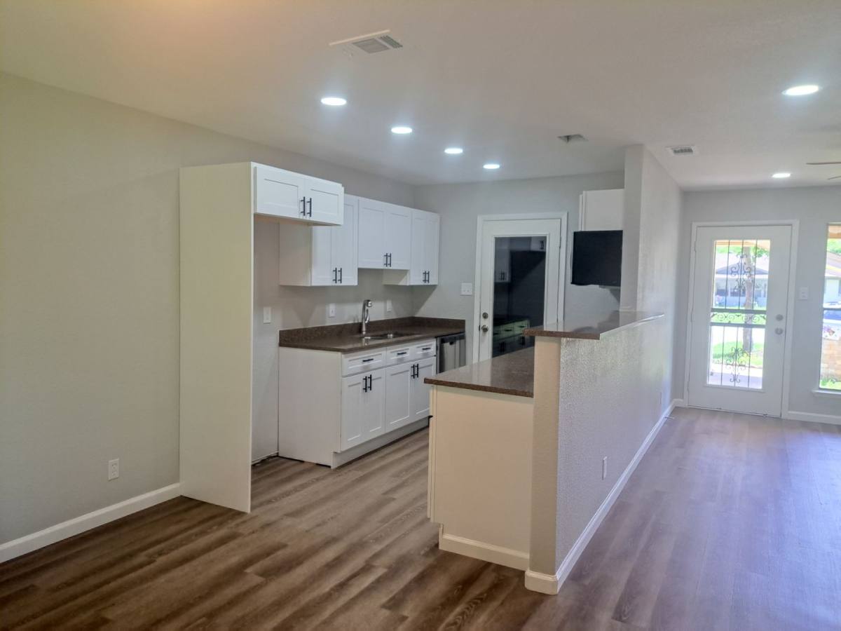 House for rent at 59082 Harvard St N, Irving, TX 75062