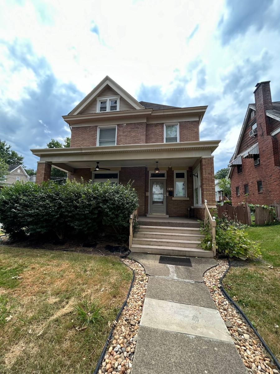 Apartment for rent at 930 Ridge Ave, Coraopolis, PA 15108