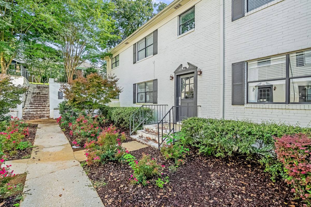 Apartment for rent at 2920 10th Ave S, Birmingham, AL 35205