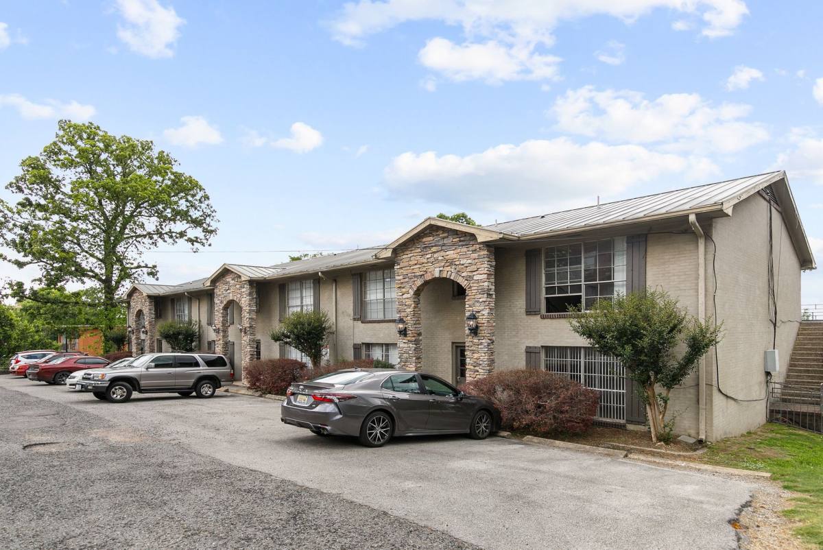Apartment for rent at 2933 Clairmont Ave, Birmingham, AL 35205
