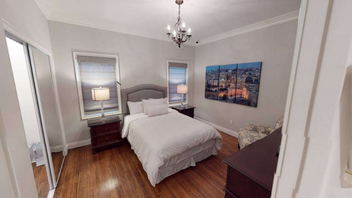 Apartment for rent at 424-426 1 2 N Alta Vista Blvd, Los Angeles, CA 90036