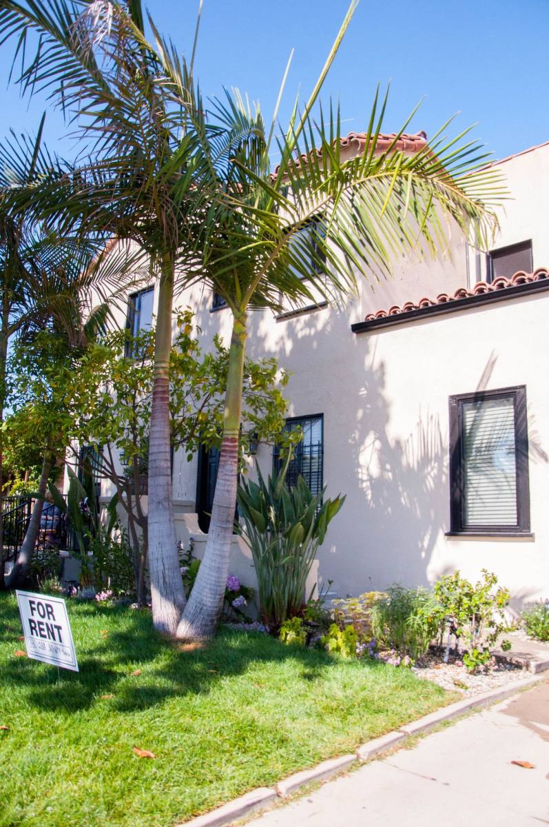 Apartment for rent at 424-426 1 2 N Alta Vista Blvd, Los Angeles, CA 90036
