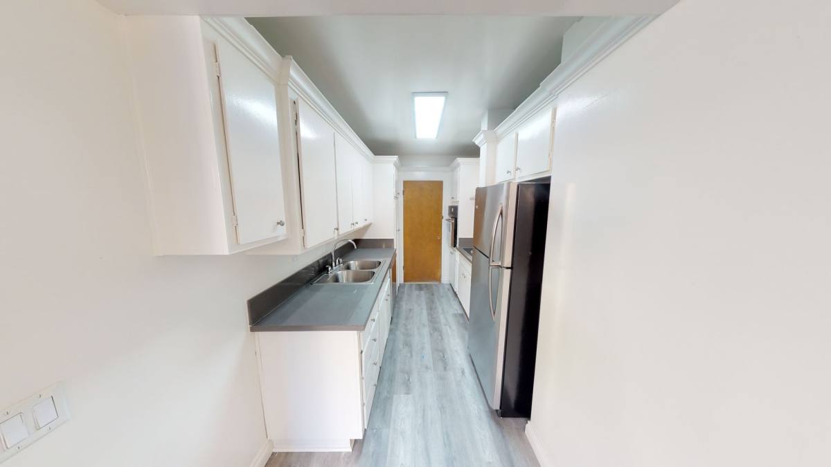 Apartment for rent at 9005 Burton Way, Los Angeles, CA 90048