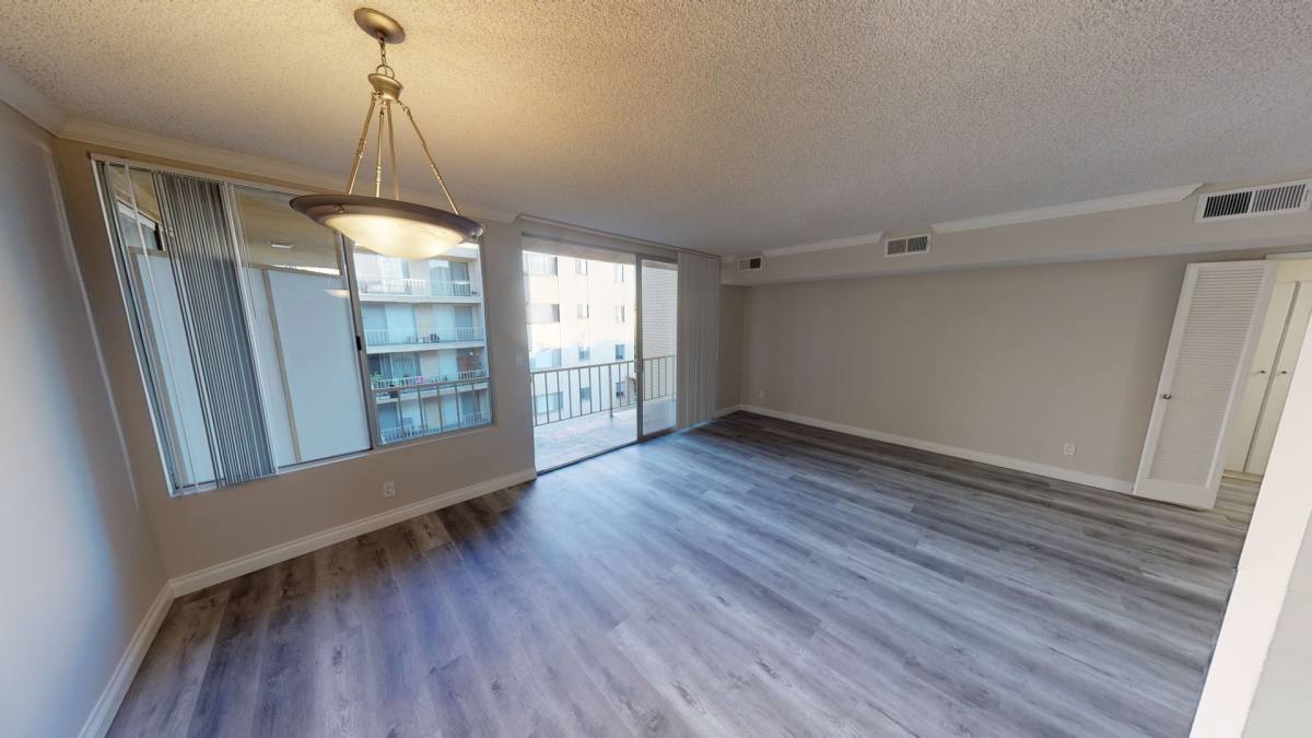 Apartment for rent at 9005 Burton Way, Los Angeles, CA 90048