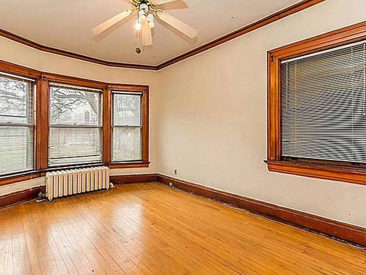 Apartment for rent at 663 17th St, Des Moines, IA 50314