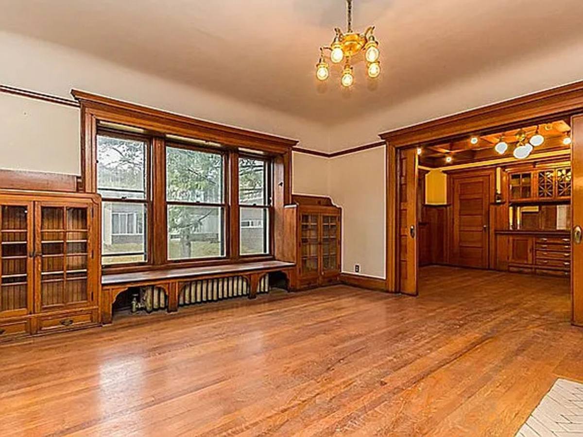Apartment for rent at 663 17th St, Des Moines, IA 50314