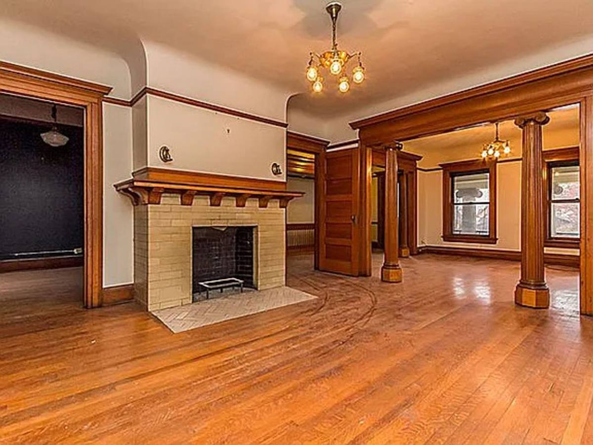 Apartment for rent at 663 17th St, Des Moines, IA 50314