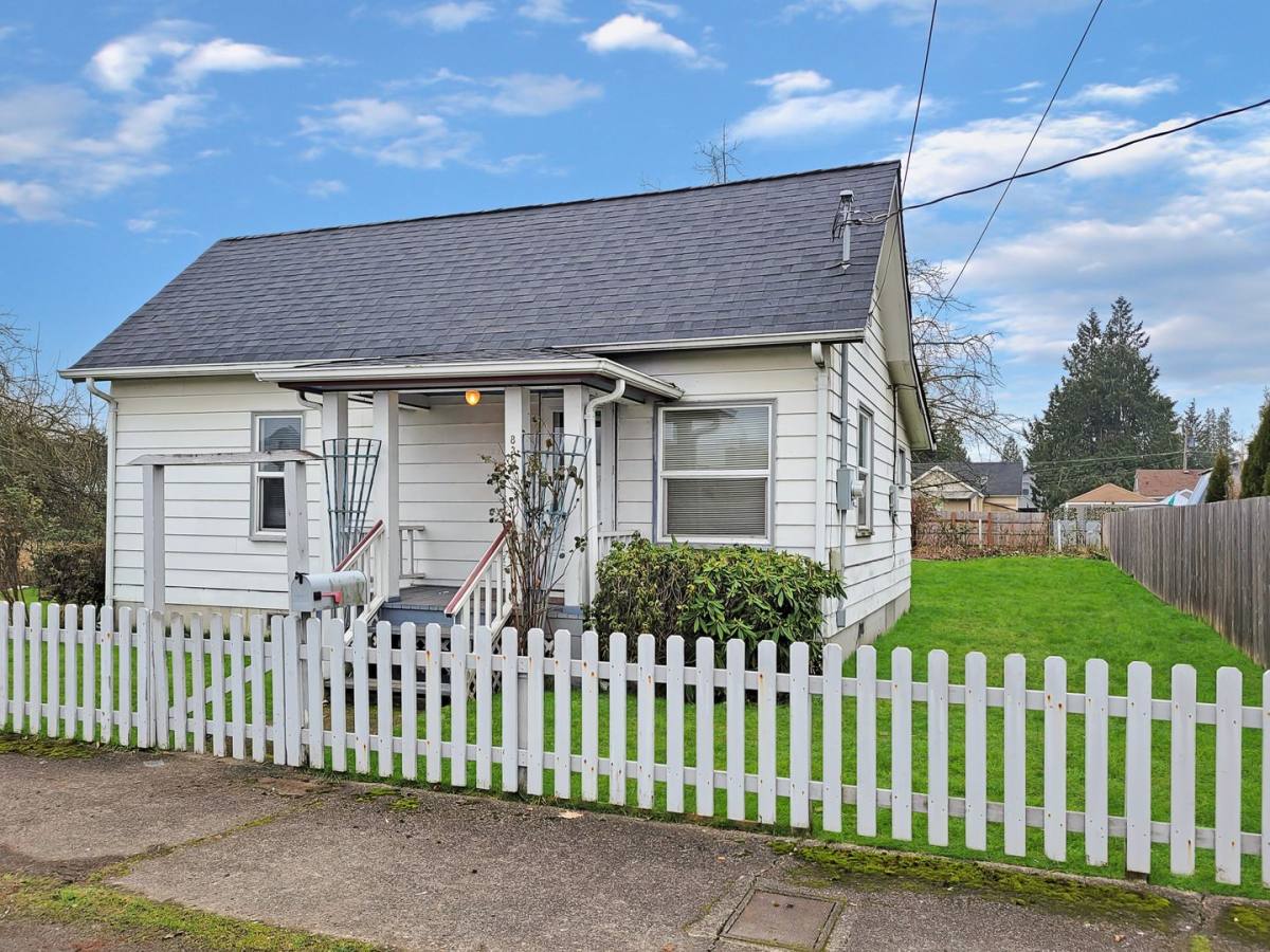 House for rent at 839 1st Ave N, Kent, WA 98032