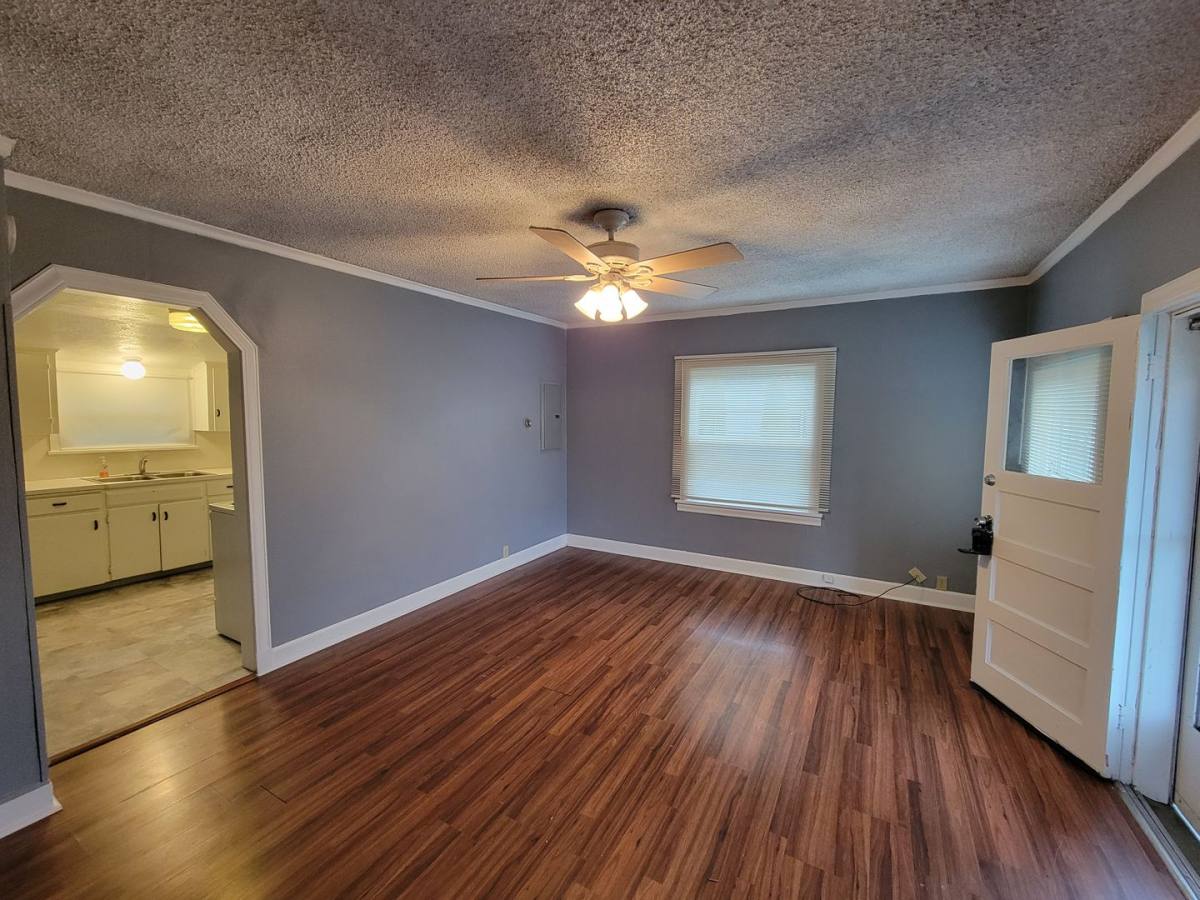 House for rent at 839 1st Ave N, Kent, WA 98032