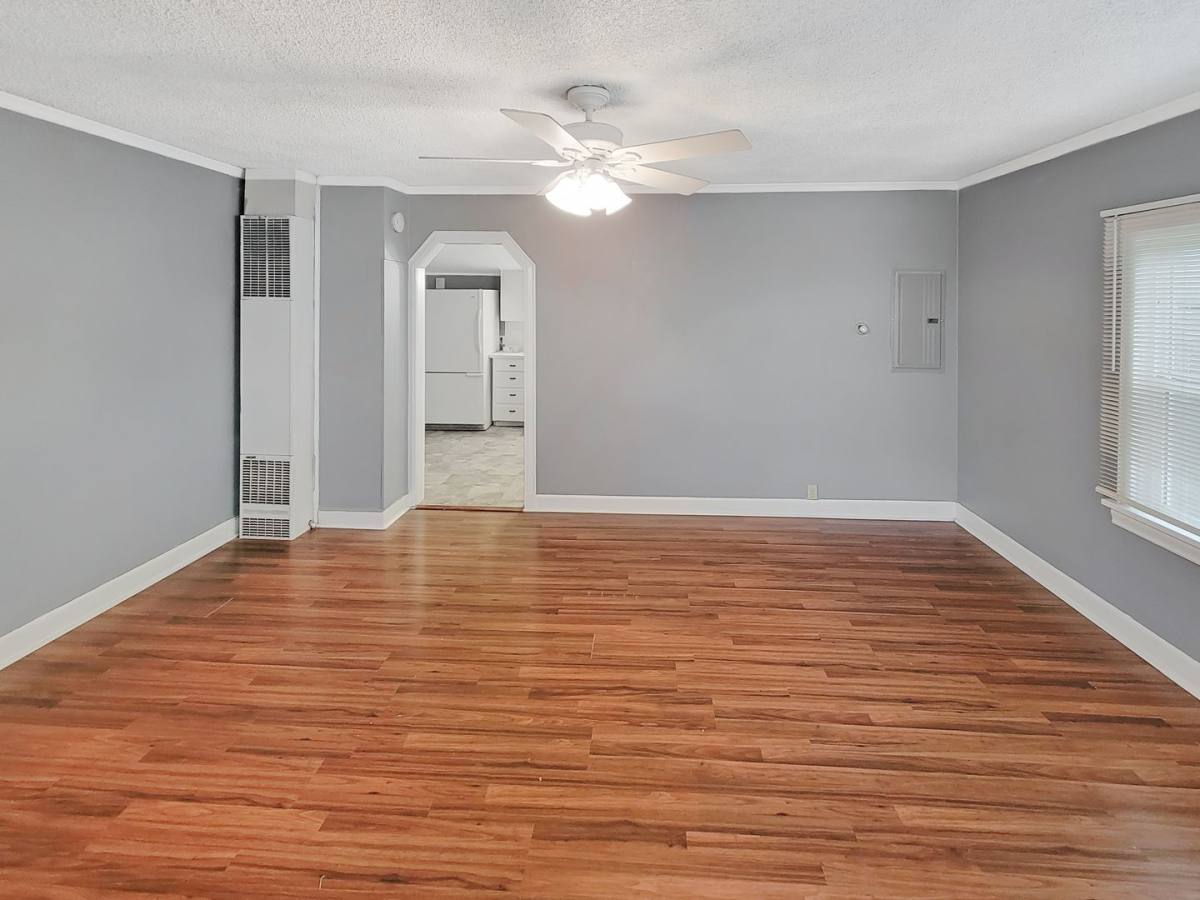 House for rent at 839 1st Ave N, Kent, WA 98032