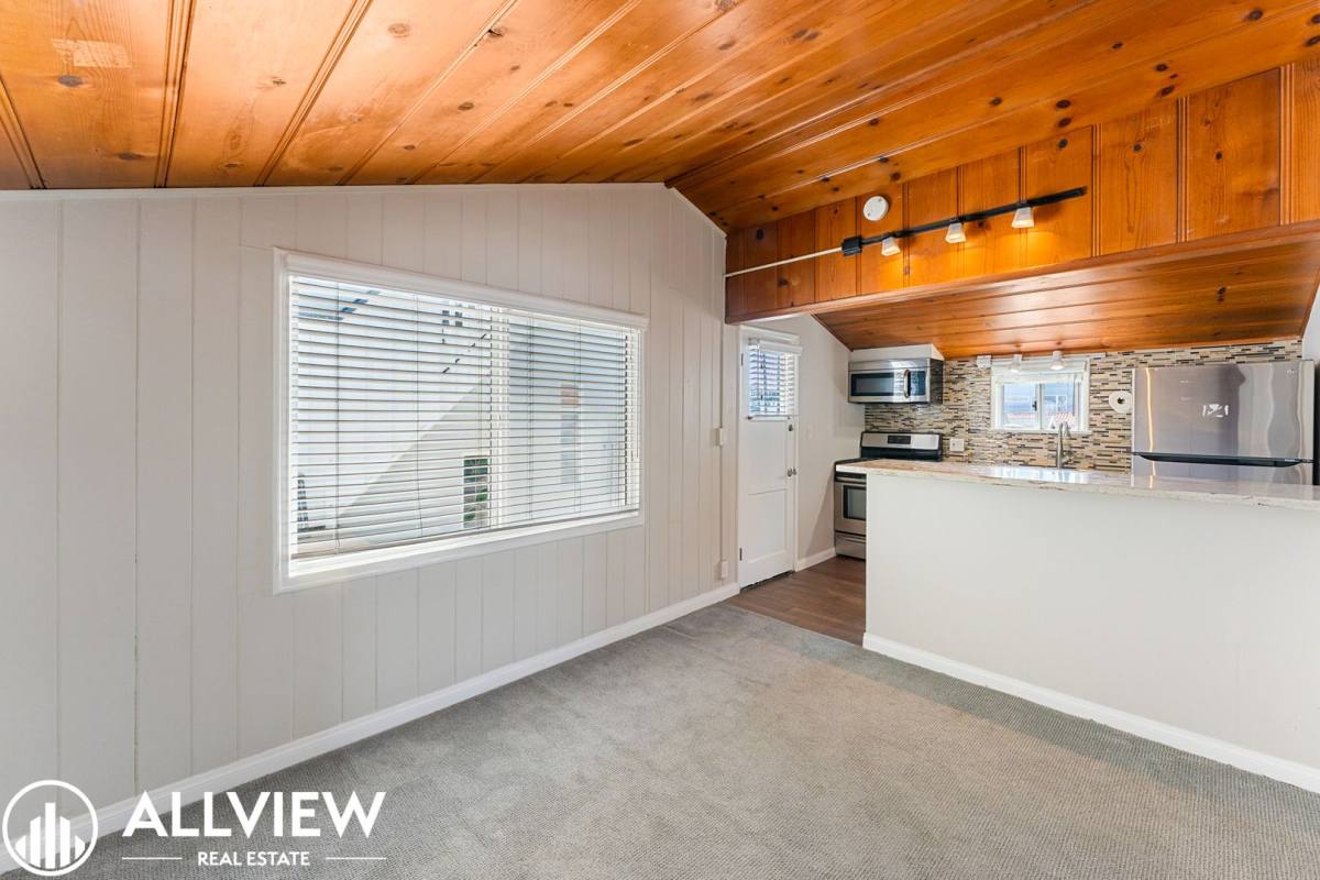 Apartment for rent at 926 W Balboa Blvd, Newport Beach, CA 92661