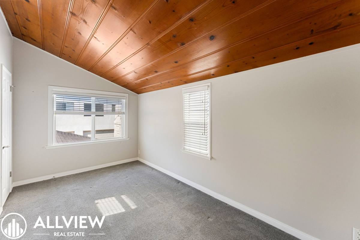 Apartment for rent at 926 W Balboa Blvd, Newport Beach, CA 92661