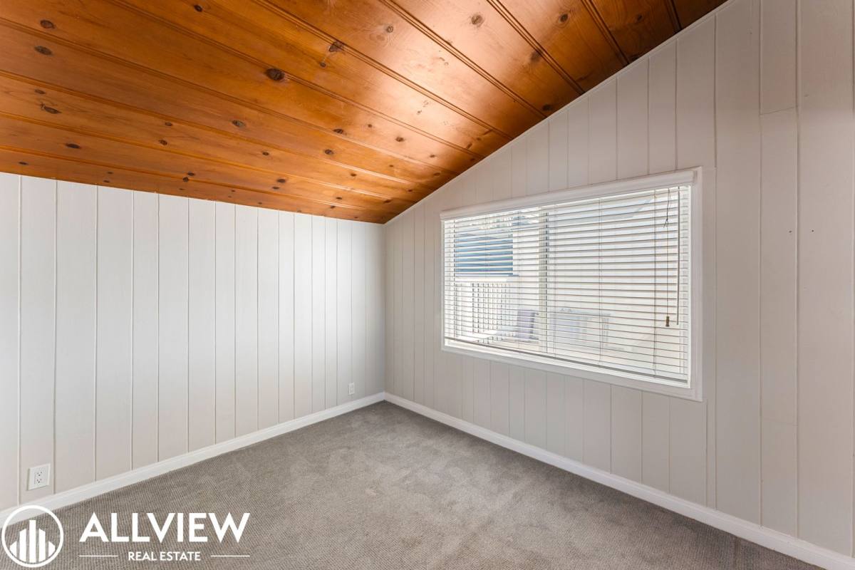 Apartment for rent at 926 W Balboa Blvd, Newport Beach, CA 92661