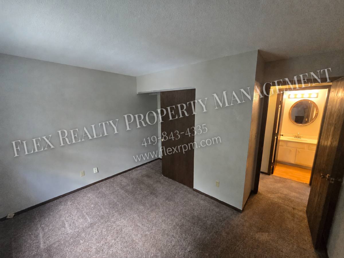 Apartment for rent at 3353 W Laskey Rd, Toledo, OH 43623
