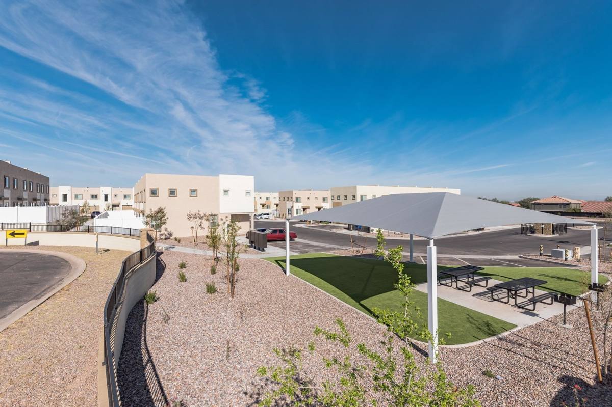 Apartment for rent at 11 E Dobbins Rd, Phoenix, AZ 85042
