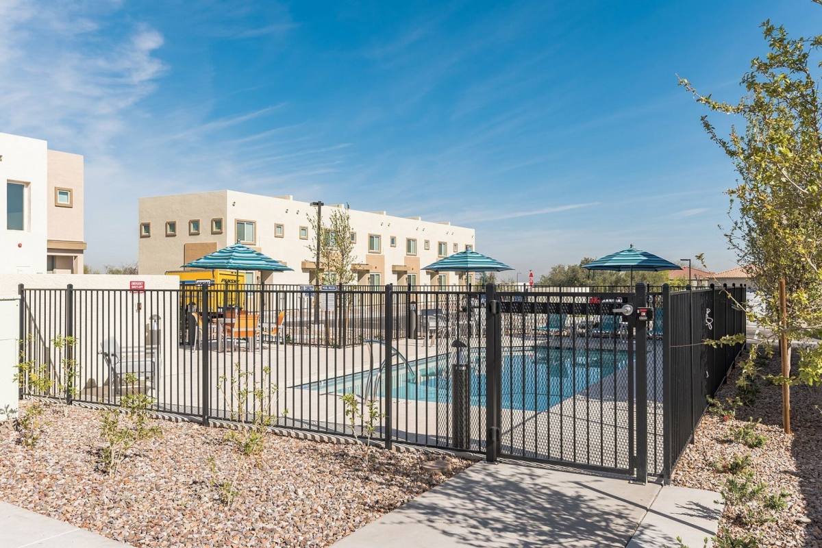 Apartment for rent at 11 E Dobbins Rd, Phoenix, AZ 85042