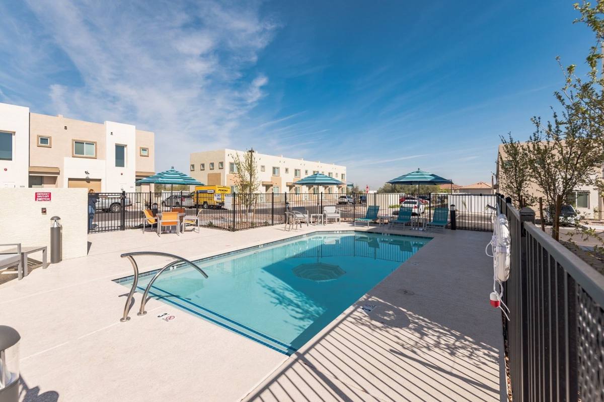 Apartment for rent at 11 E Dobbins Rd, Phoenix, AZ 85042