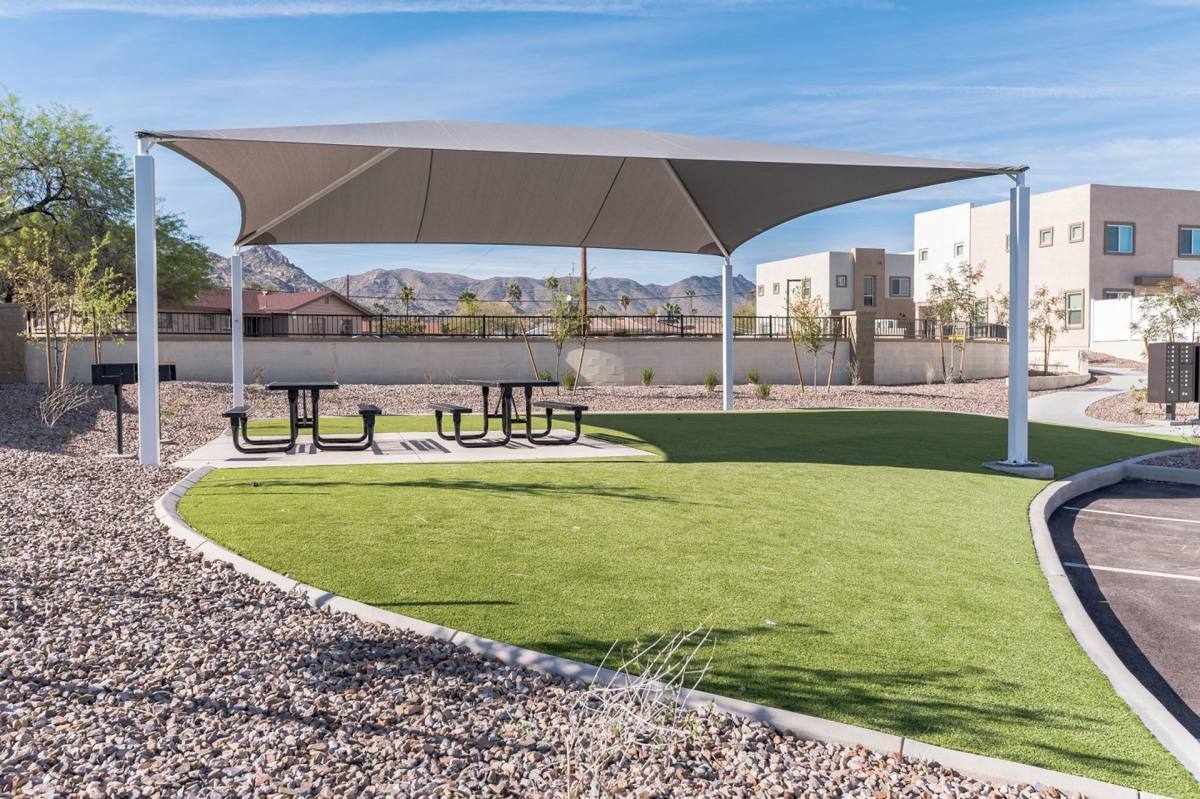 Apartment for rent at 11 E Dobbins Rd, Phoenix, AZ 85042