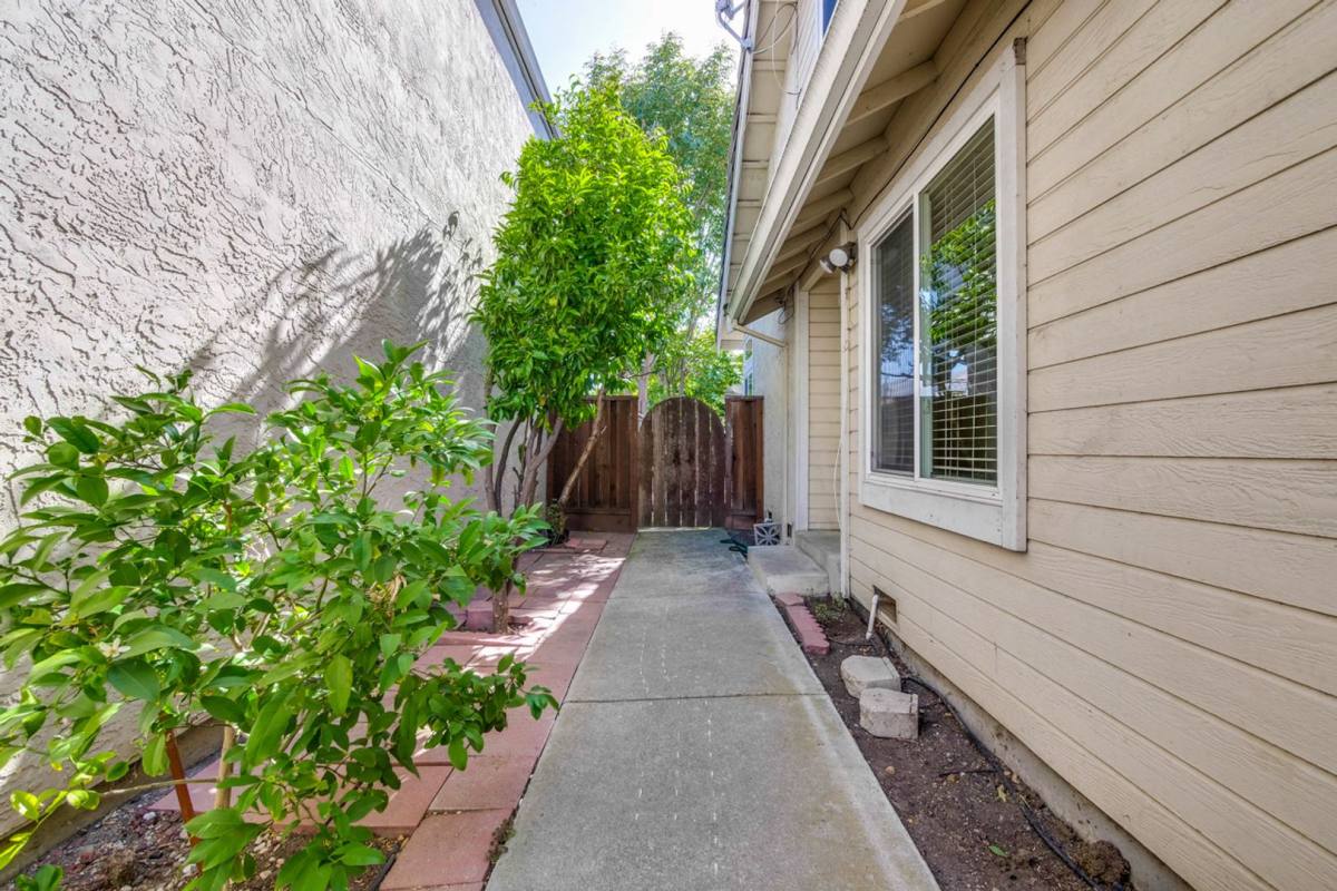 House for rent at 294 Moretti Lane, Milpitas, CA 95035
