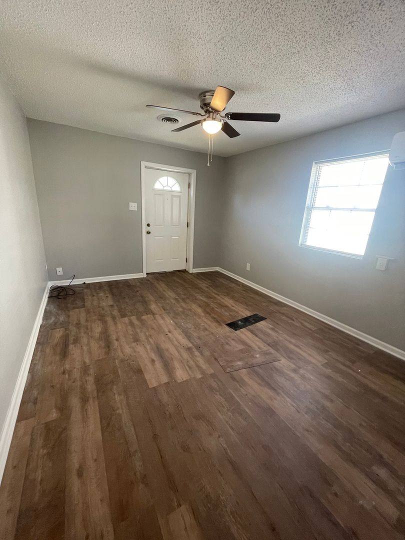 House for rent at 1011 A Tuscaloosa St, Greensboro, NC 27406