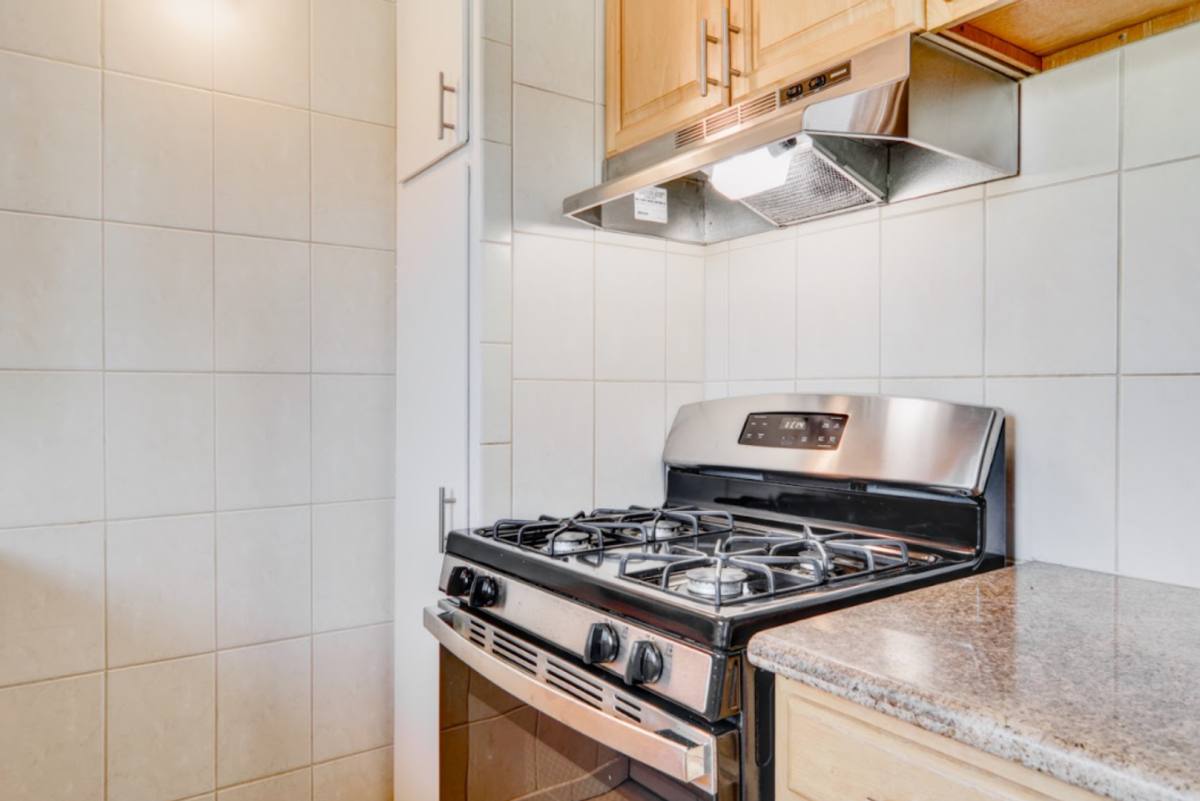 Apartment for rent at 1410 Jefferson Ave, Redwood City, CA 94062