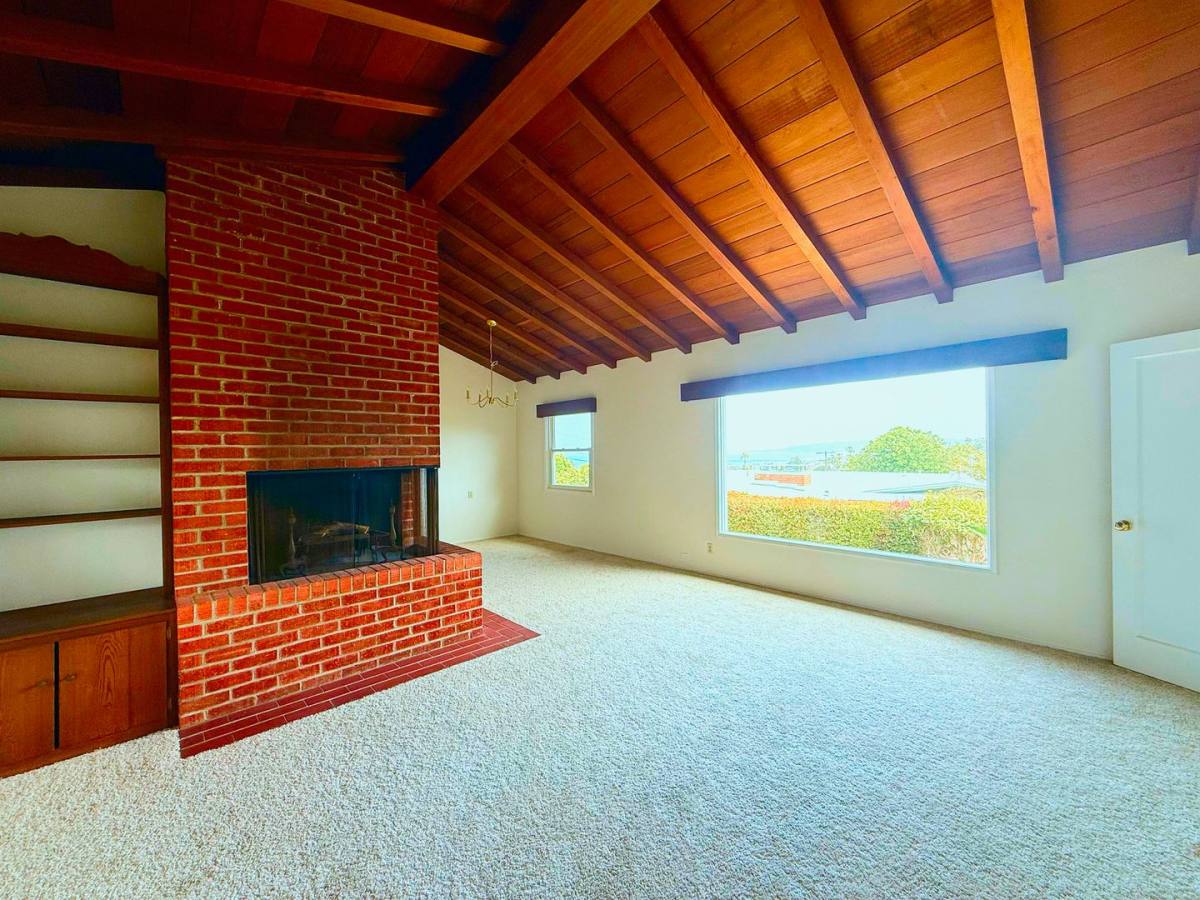 House for rent at 1284 Alexandria Dr, San Diego, CA 92107
