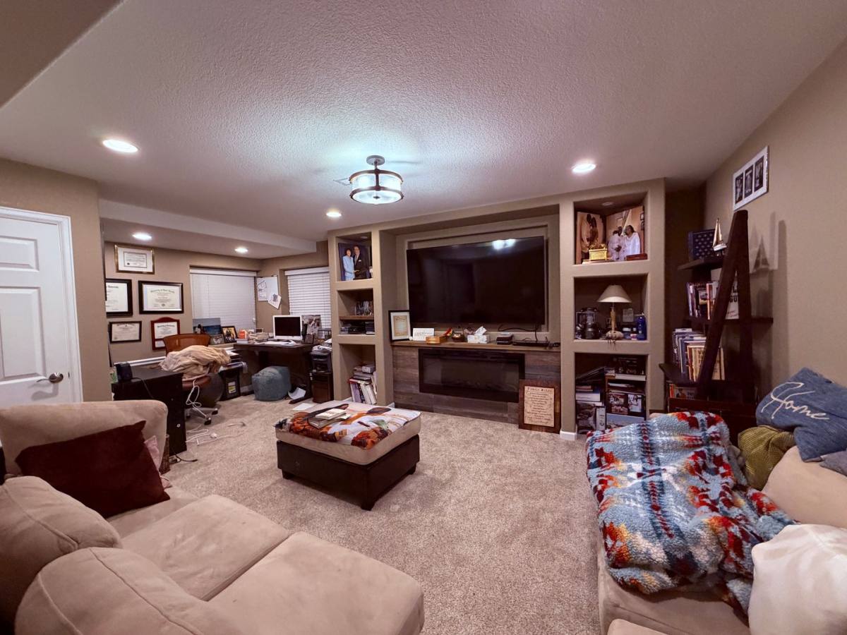 House for rent at 6897 S Riverwood Way, Aurora, CO 80016