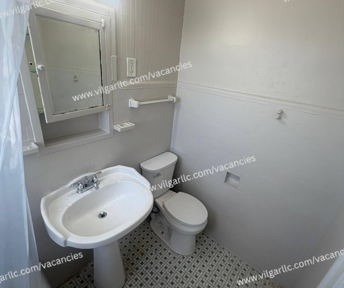 Apartment for rent at 5617-5619 Hohman, Hammond, IN 46320