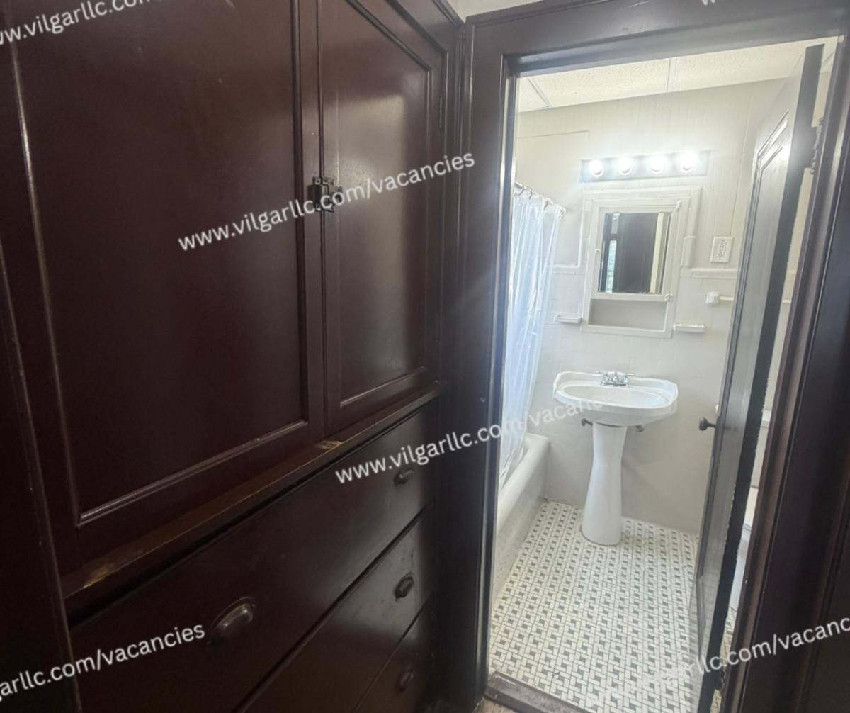 Apartment for rent at 5617-5619 Hohman, Hammond, IN 46320