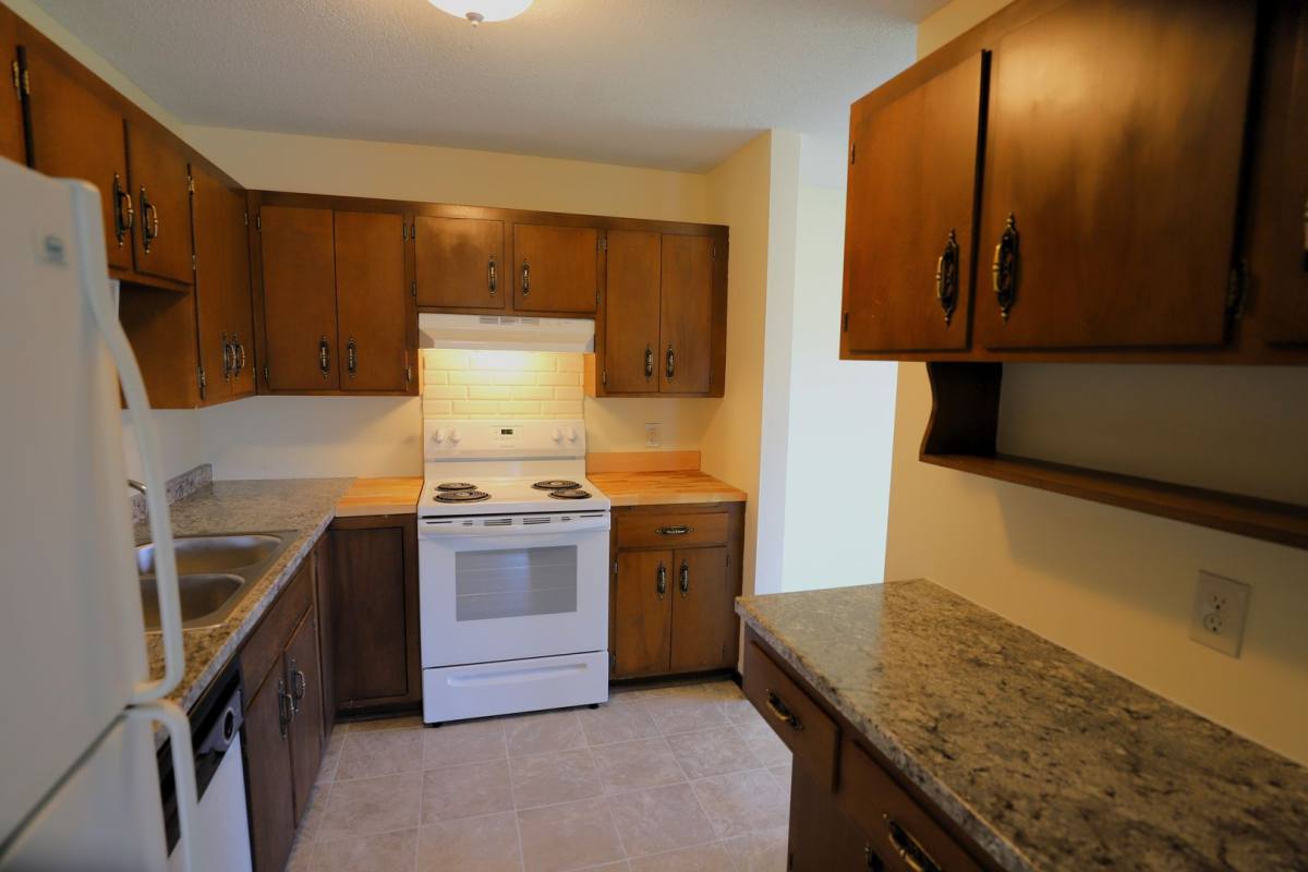 Apartment for rent at 4000 Parklawn Ave, Minneapolis, MN 55435